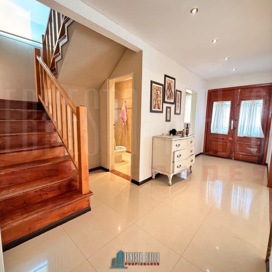 ALQUILER CASA DE 5 AMBIENTES. BARRIO LOS TRONCOS, BERAZATEGUI.