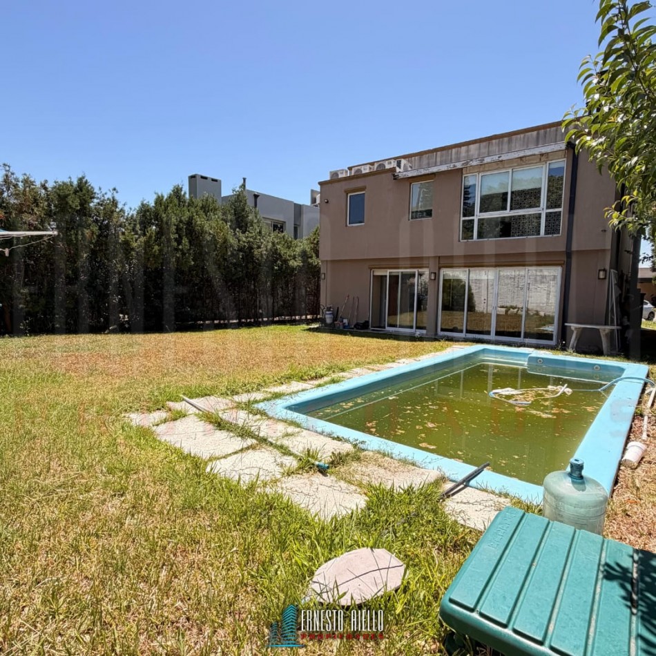 ALQUILER CASA DE 5 AMBIENTES. BARRIO LOS TRONCOS, BERAZATEGUI.