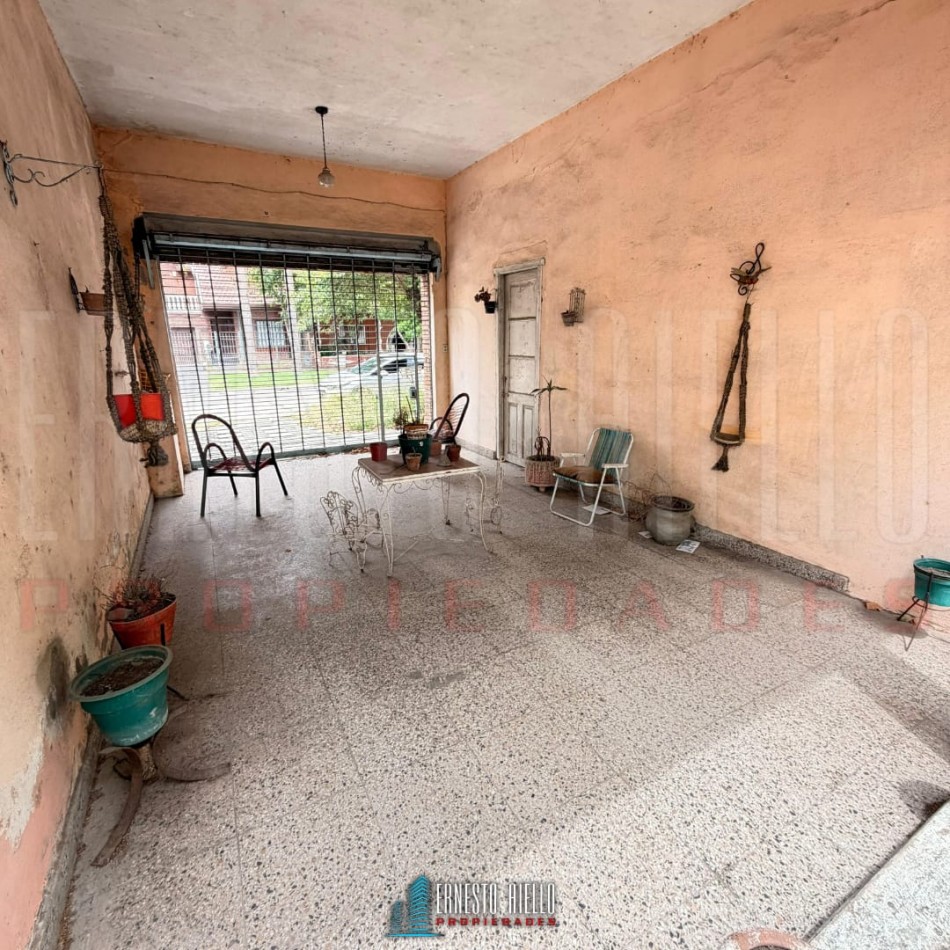 ALQUILER LOCAL COMERCIAL A 60MTS DE AV. ANDRES BARANDA, QUILMES OESTE. 