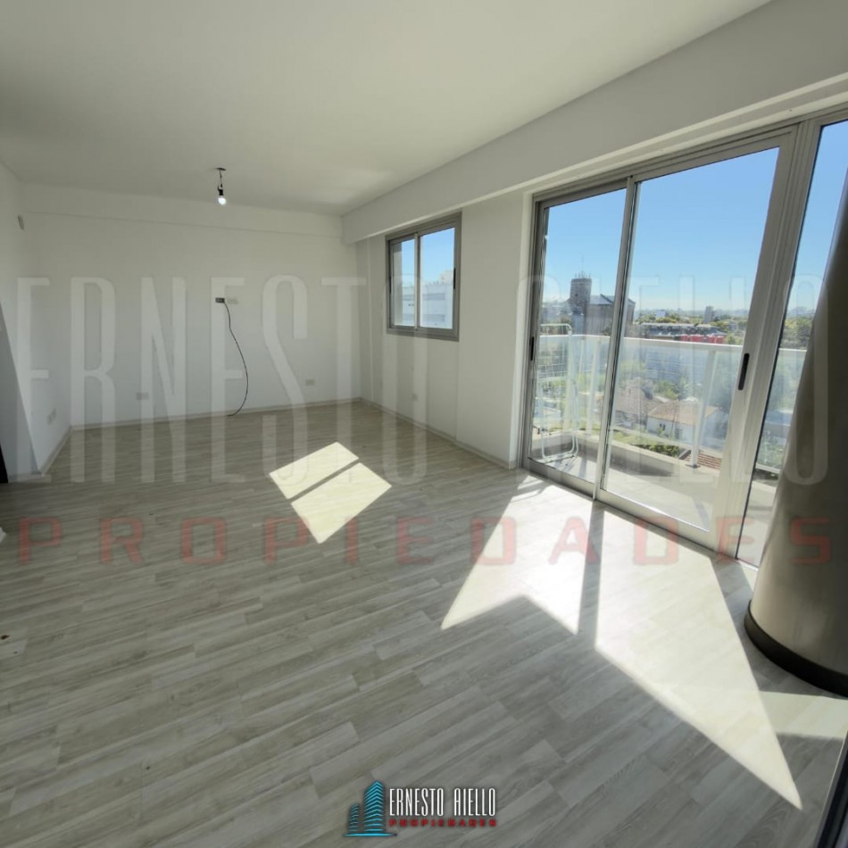 ¡ALQUILER DEPTO TRES AMBIENTES CON BALCON Y COCHERA EN SUBSUELO, QUILMES CENTRO!