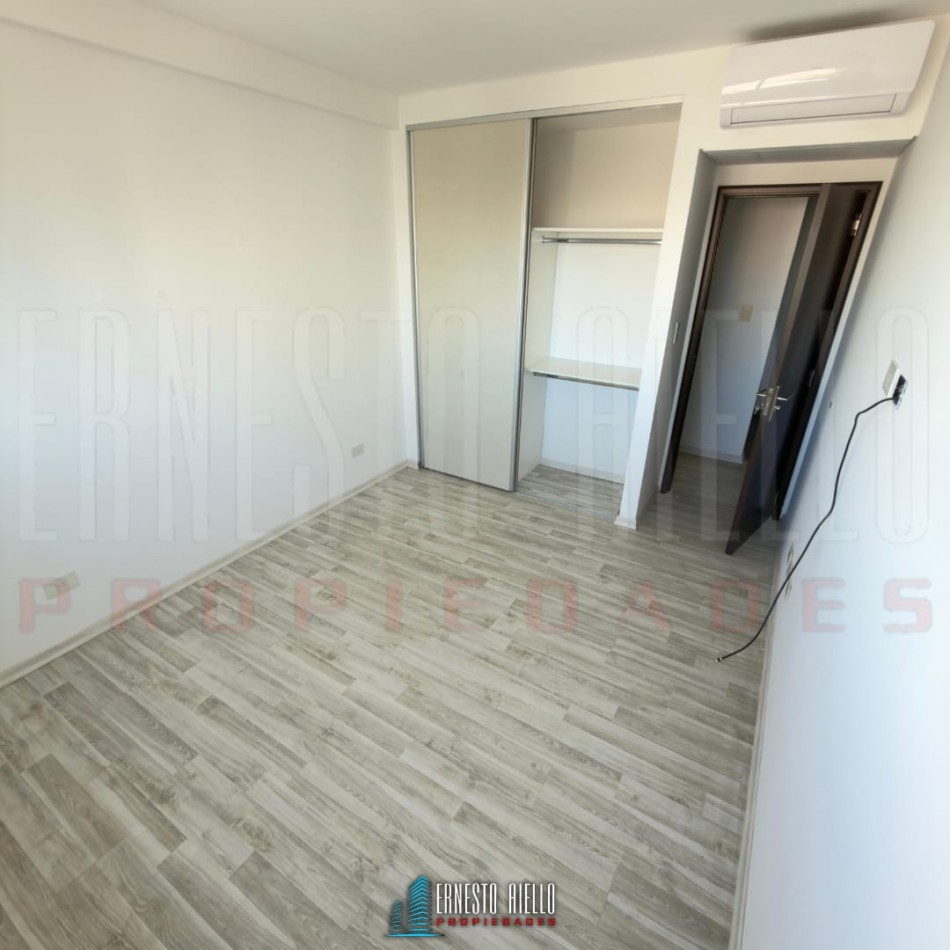 ¡ALQUILER DEPTO TRES AMBIENTES CON BALCON Y COCHERA EN SUBSUELO, QUILMES CENTRO!