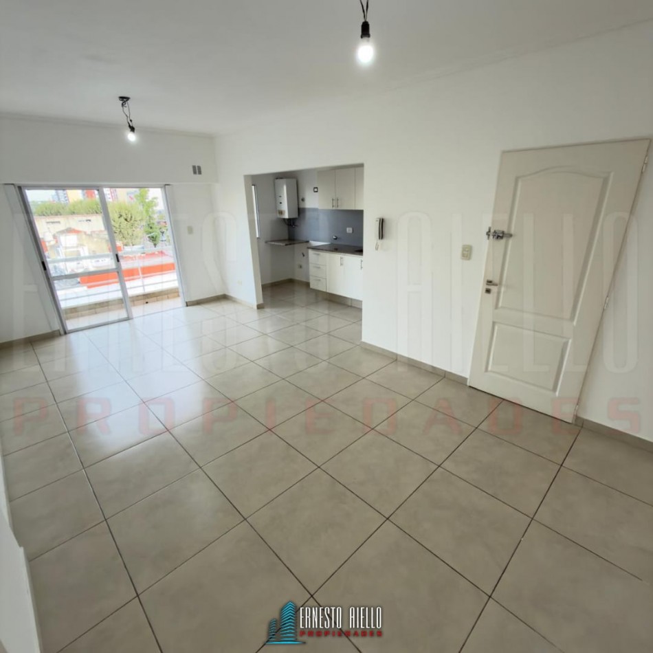 ¡VENTA DEPARTAMENTO 2 AMB. OPORTUNIDAD EN WILDE CENTRO!