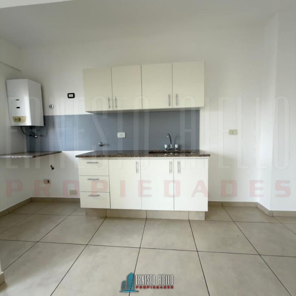 ¡VENTA DEPARTAMENTO 2 AMB. OPORTUNIDAD EN WILDE CENTRO!