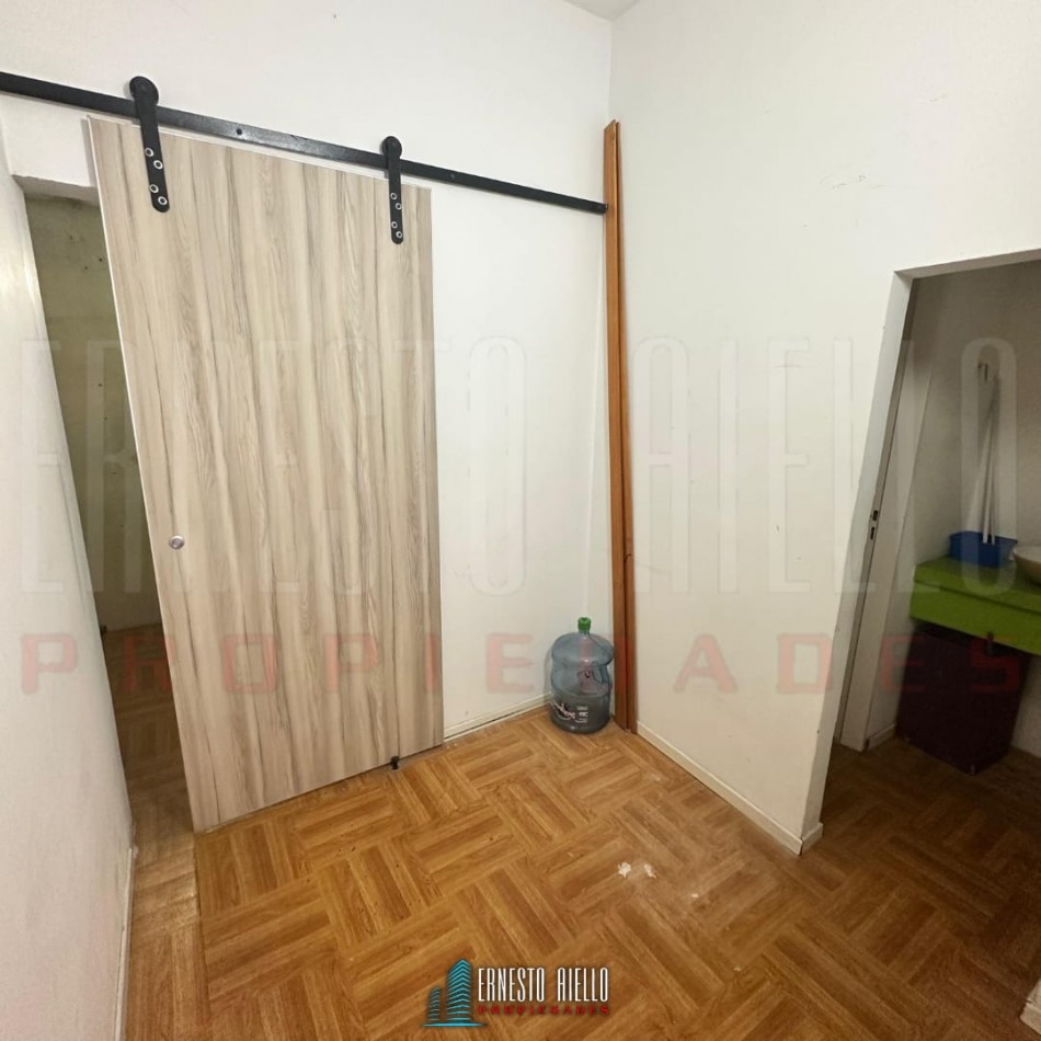 ALQUILER  EXCELENTE  LOCAL COMERCIAL EN LA CALLE ALSINA AL 300, QUILMES CENTRO.