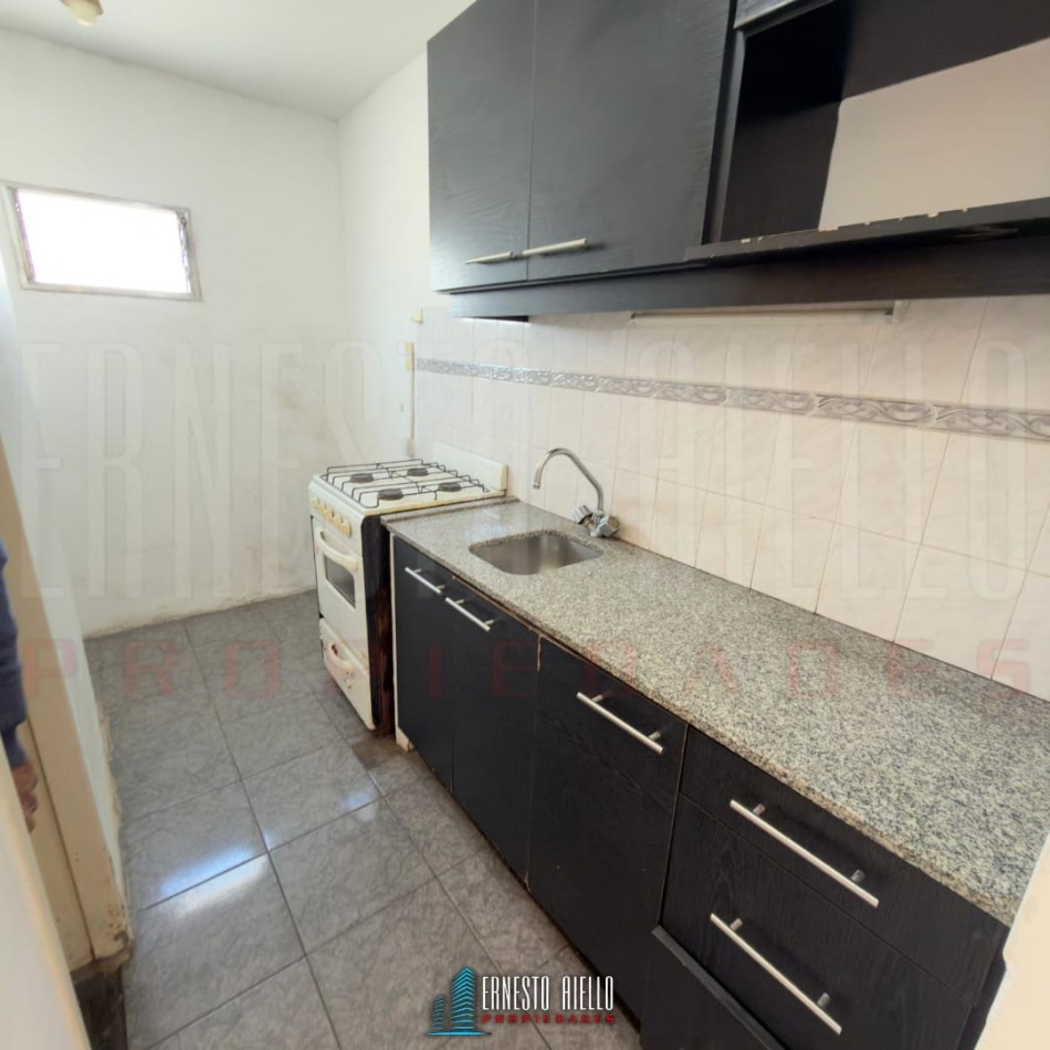 MONOAMBIENTE DIVIDIDO APTO PROFESIONAL EN QUILMES CENTRO.