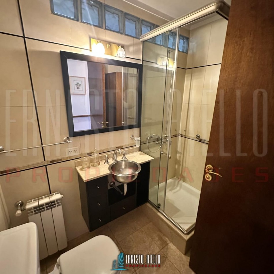 ¡ALQUILER DEPTO TRES AMBIENTES DE CATEGORIA, CON DETALLES DE LUJO, QUILMES CENTRO!