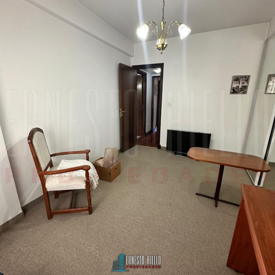 ¡ALQUILER DEPTO TRES AMBIENTES DE CATEGORIA, CON DETALLES DE LUJO, QUILMES CENTRO!