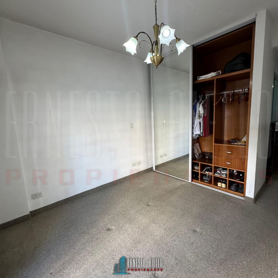 ¡ALQUILER DEPTO TRES AMBIENTES DE CATEGORIA, CON DETALLES DE LUJO, QUILMES CENTRO!