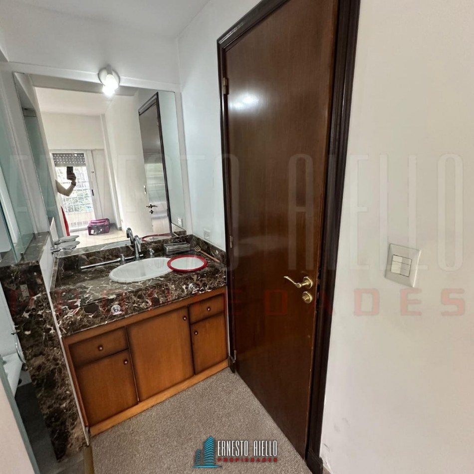 ¡ALQUILER DEPTO TRES AMBIENTES DE CATEGORIA, CON DETALLES DE LUJO, QUILMES CENTRO!