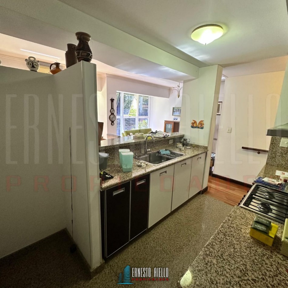 ¡ALQUILER DEPTO TRES AMBIENTES DE CATEGORIA, CON DETALLES DE LUJO, QUILMES CENTRO!