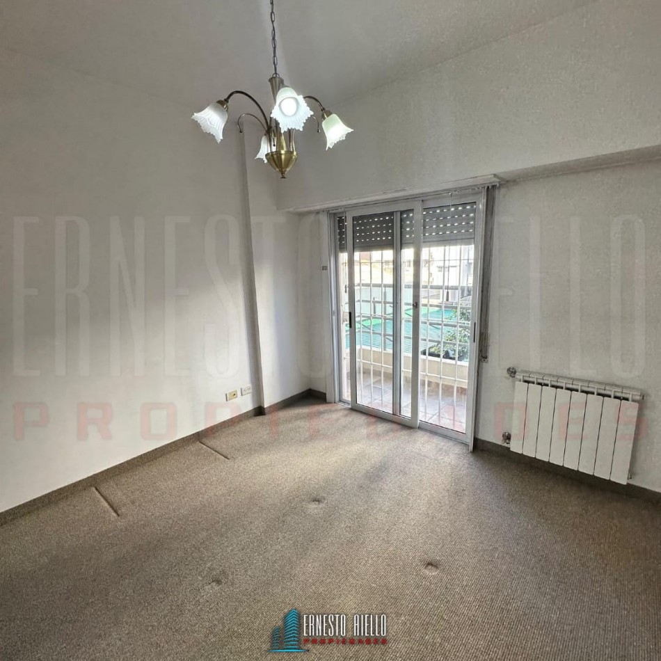 ¡ALQUILER DEPTO TRES AMBIENTES DE CATEGORIA, CON DETALLES DE LUJO, QUILMES CENTRO!