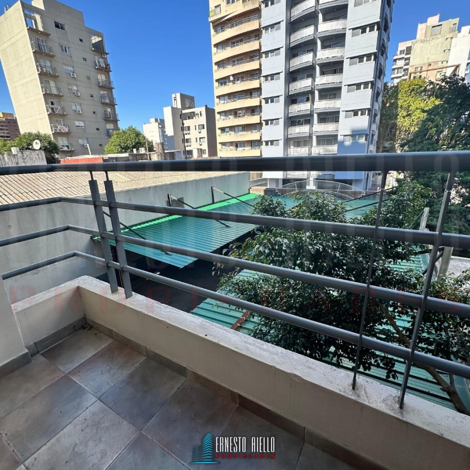 ¡ALQUILER DEPTO TRES AMBIENTES DE CATEGORIA, CON DETALLES DE LUJO, QUILMES CENTRO!