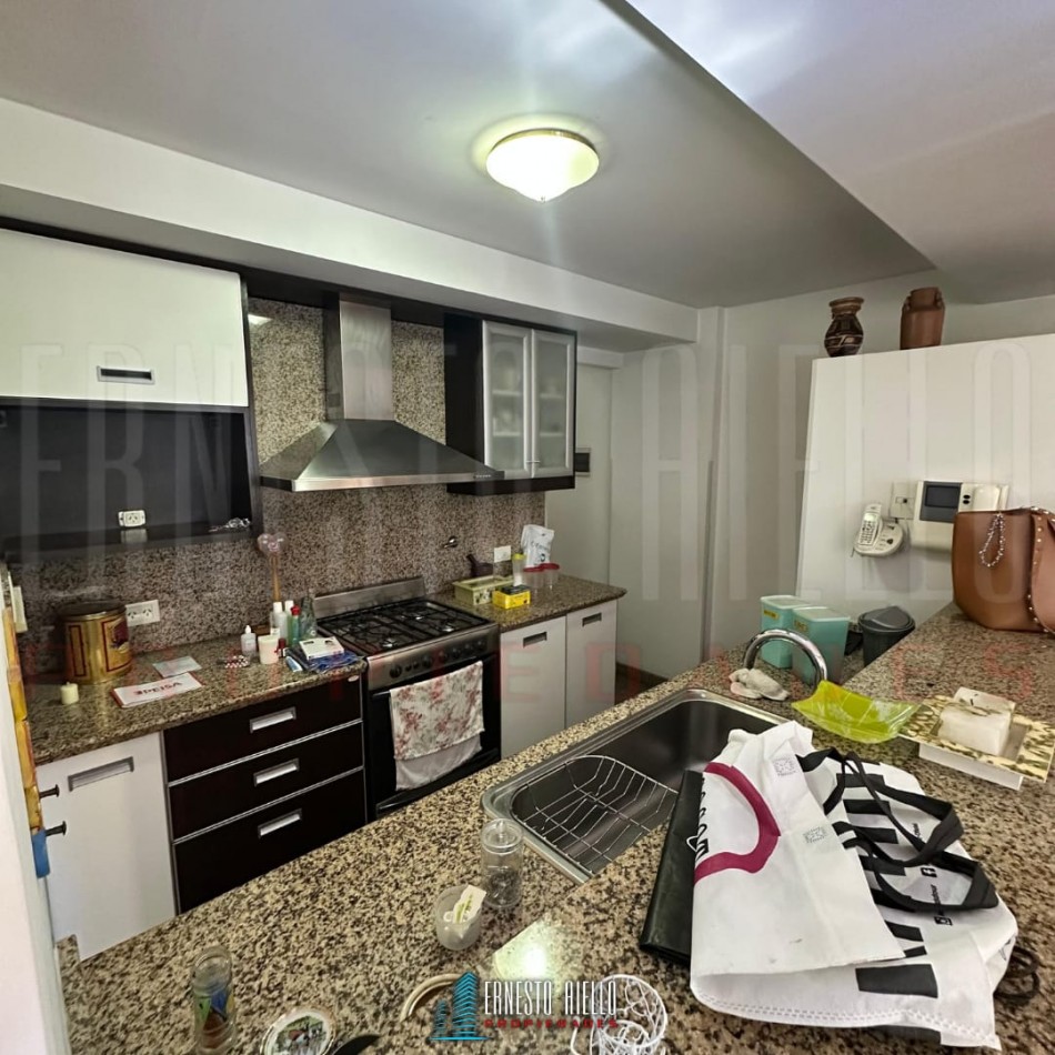 ¡ALQUILER DEPTO TRES AMBIENTES DE CATEGORIA, CON DETALLES DE LUJO, QUILMES CENTRO!