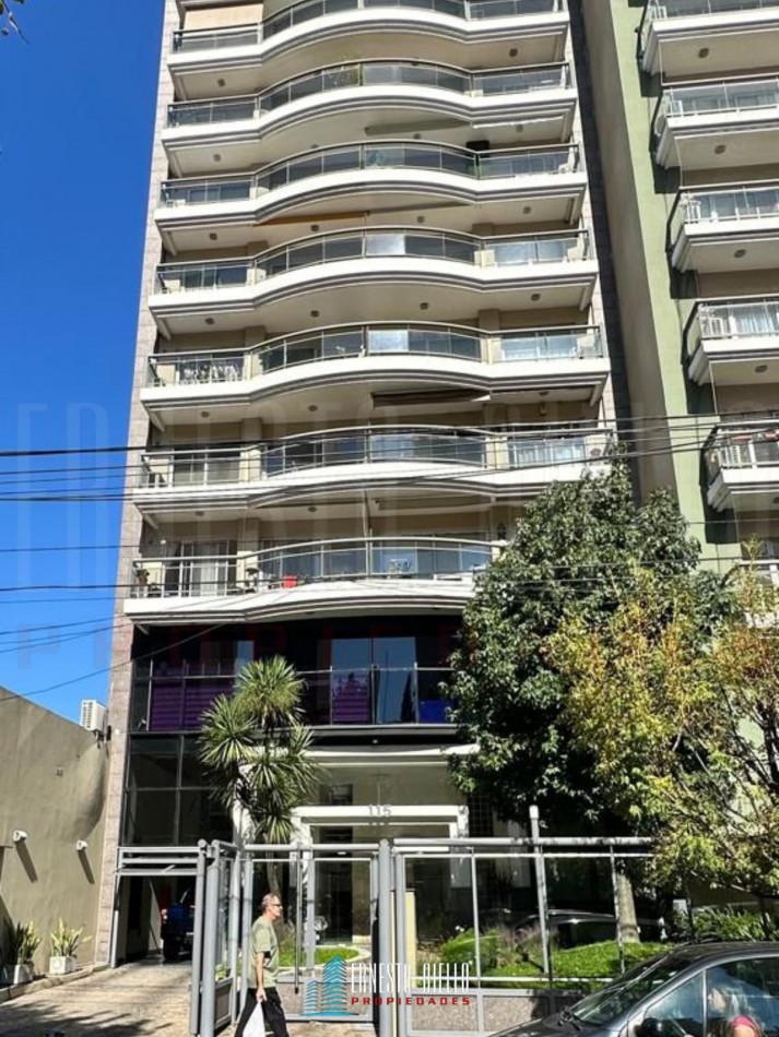 ¡ALQUILER DEPTO TRES AMBIENTES DE CATEGORIA, CON DETALLES DE LUJO, QUILMES CENTRO!