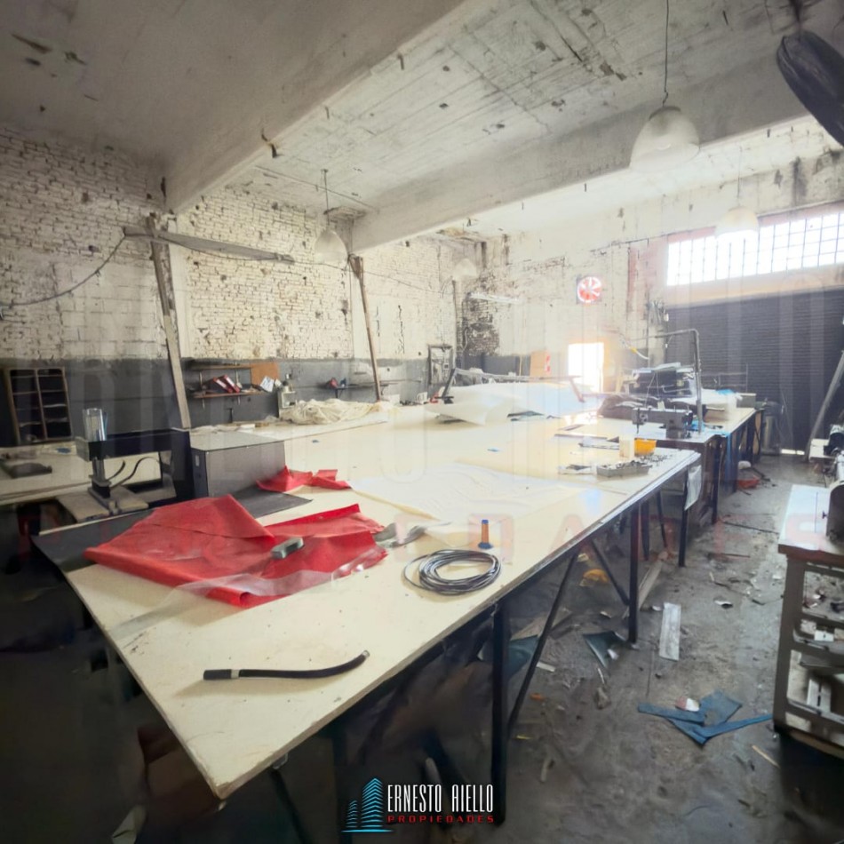 VENTA GALPON/ DEPOSITO , MUY BUENA UBICACION ESTRATEGICA  , DOCK SUD, AVELLANEDA.