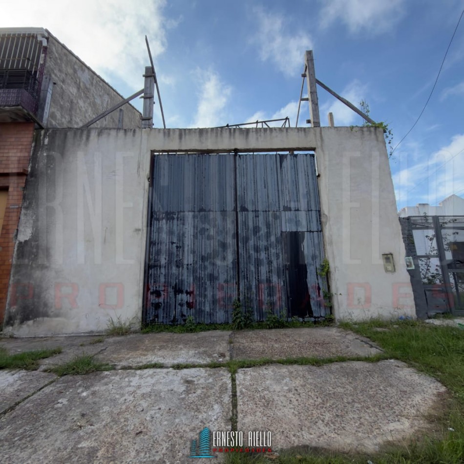 VENTA GALPON/ DEPOSITO , MUY BUENA UBICACION ESTRATEGICA  , DOCK SUD, AVELLANEDA.