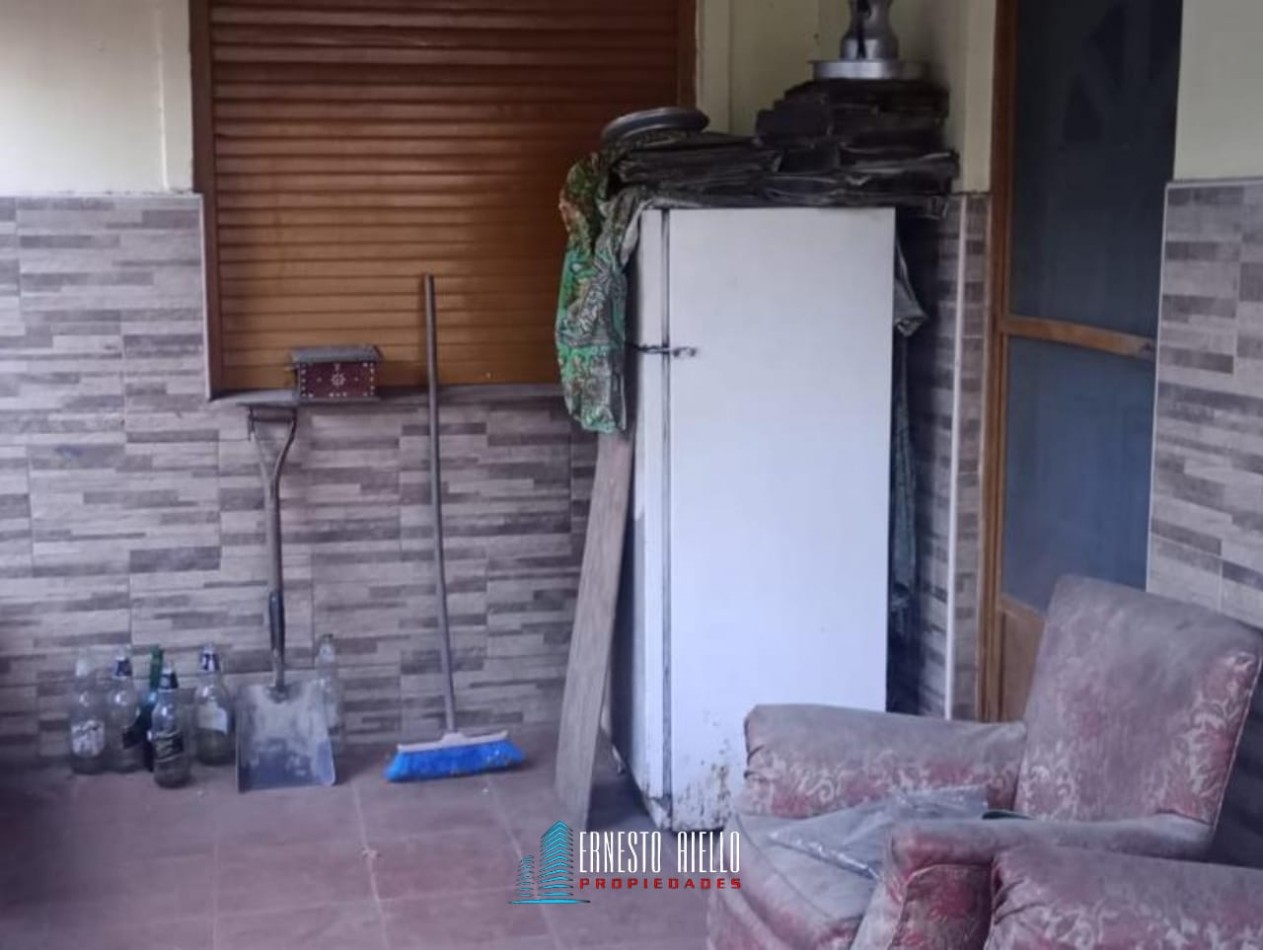 VENTA PH 3 AMBIENTES OPORTUNIDAD EN AVELLANEDA A REFACCIONAR.