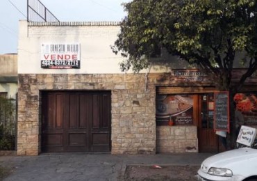VENTA CASA 3AM CON COCHERA, LOCAL COMERCIAL Y CONSULTORIOS.