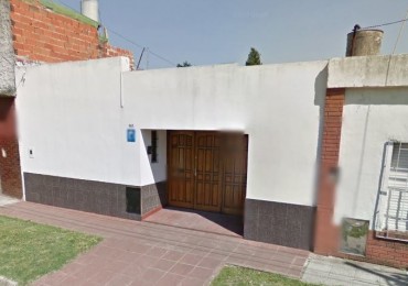 VENTA CASA 3 AMB. C/COCHERA Y PATIO. QUILMES SUR.
