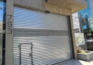 VENTA LOCAL A ESTRENAR SOBRE CALLE ALVEAR, QUILMES CENTRO.
