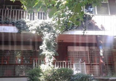 VENTA AMPLIO CHALET 5 AMBIENTES , BERNAL CENTRO.