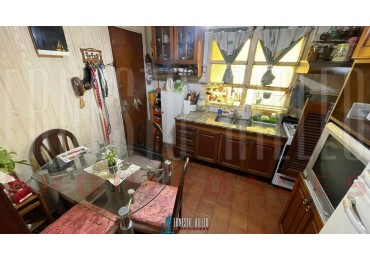 VENTA DEPARTAMENTO 3 AMBIENTES+DEPENDENCIA DE SERVICIO/ESTUDIO, QUILMES CENTRO.