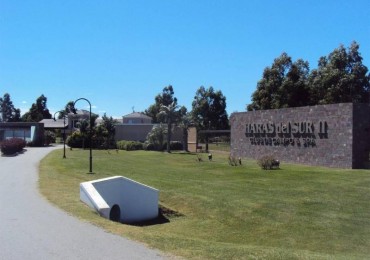 VENTA CASA 4 AMBIENTES EN CONSTRUCCION, BARRIO HARAS DEL SUR II.