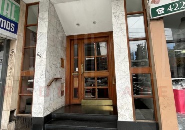 VENTA DPTO 3 AMBIENTES CON DEPENDENCIA DE SERVICIO. QUILMES CENTRO