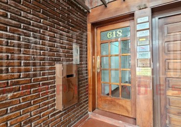 VENTA OFICINA EN 2 PLANTAS CON PATIO. QUILMES CENTRO.