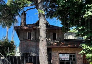 VENTA CASA 3 AMBIENTES COCHERA PATIO Y ENTRADA PARA AUTO, EZPELETA.