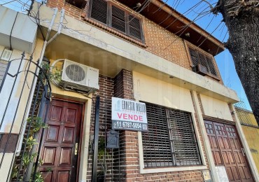 VENTA CASA 3 AMBIENTES CON GARAGE Y TERRAZA, QUILMES.